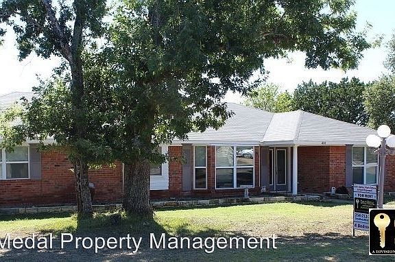 2nd image of 1808 Mesa Oaks Cir