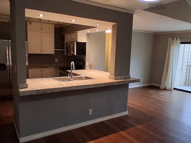 5200 Martel Ave #1-11J — Photo 5