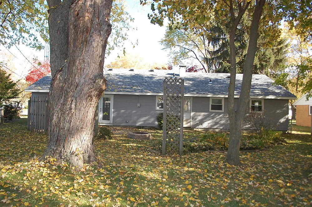 311 Edgerton Dr photo 1
