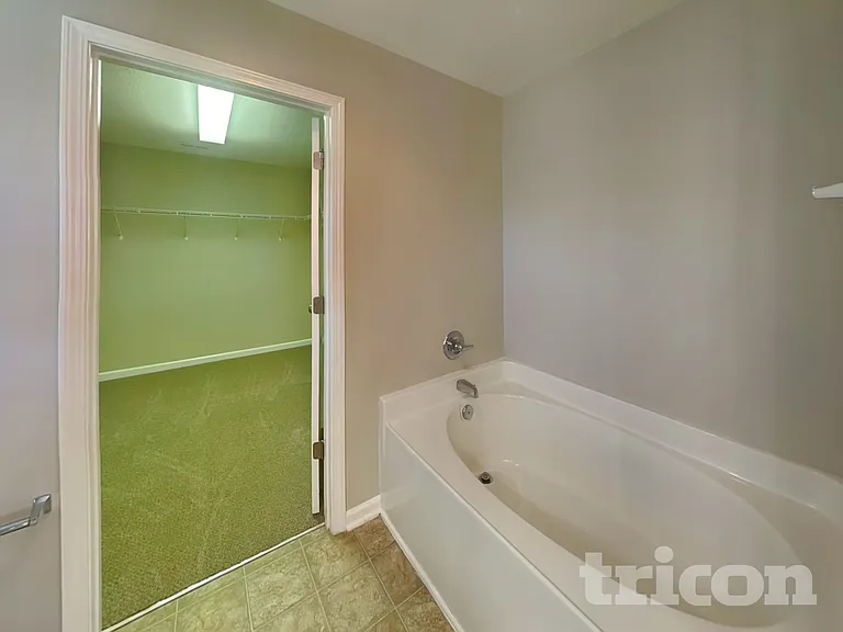 7392 Hoffner Dr — Photo 8