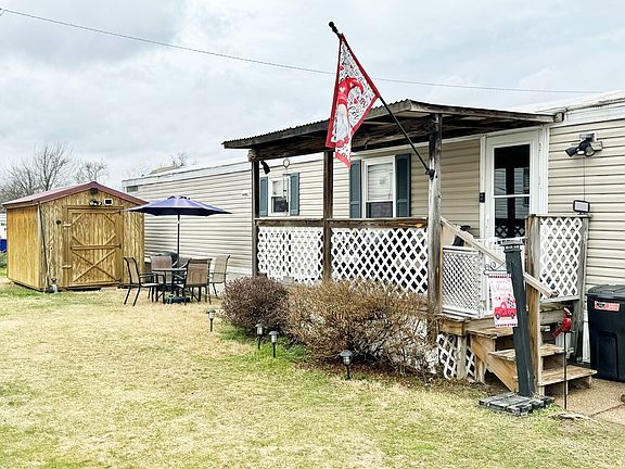 2nd image of 158 Wencliff Ln