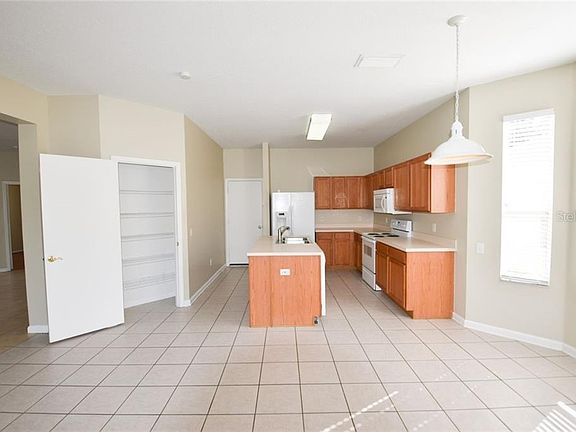 3rd image of 11325 Misty Isle Ln