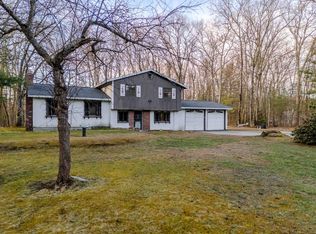 239 County Rd, Bedford, NH 03110