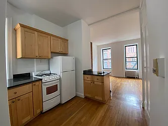 Rented by Urban Real Estate Property Group Inc