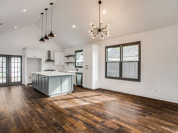 5th image of 2727 Burlington Blvd