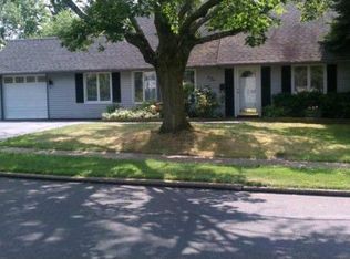 83 Heartwood Rd, Levittown, PA 19056