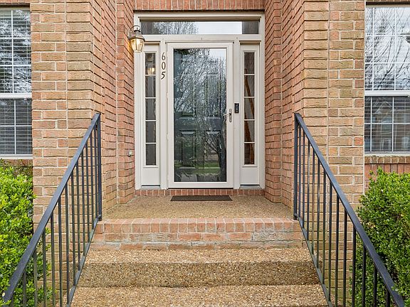 3rd image of 605 Redleaf Ridge Cir