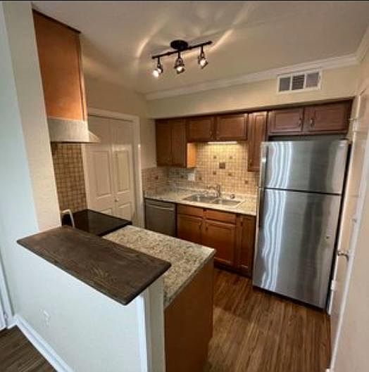 1st image of 4505 Carter Creek Pkwy APT 6