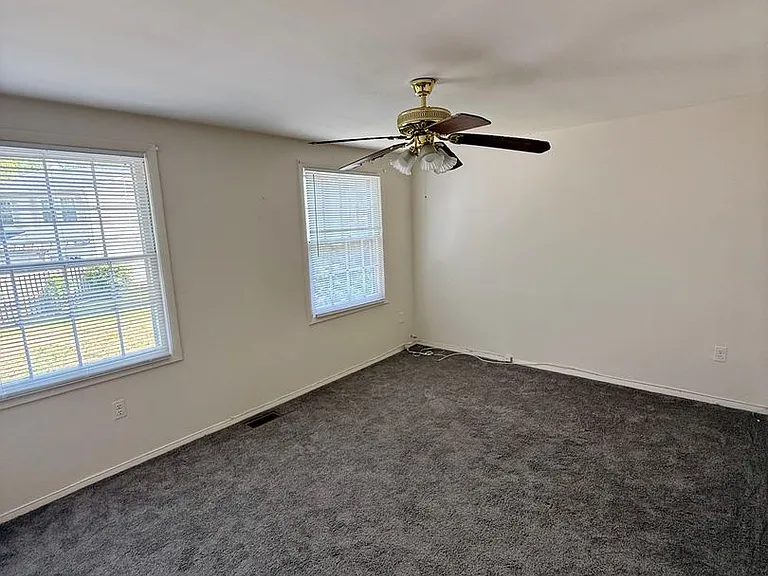 1732 Farmington Ct — Photo 11