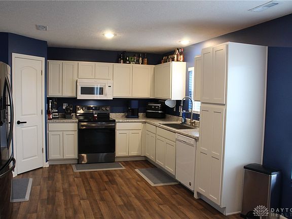 4th image of 71 Tarragon Way