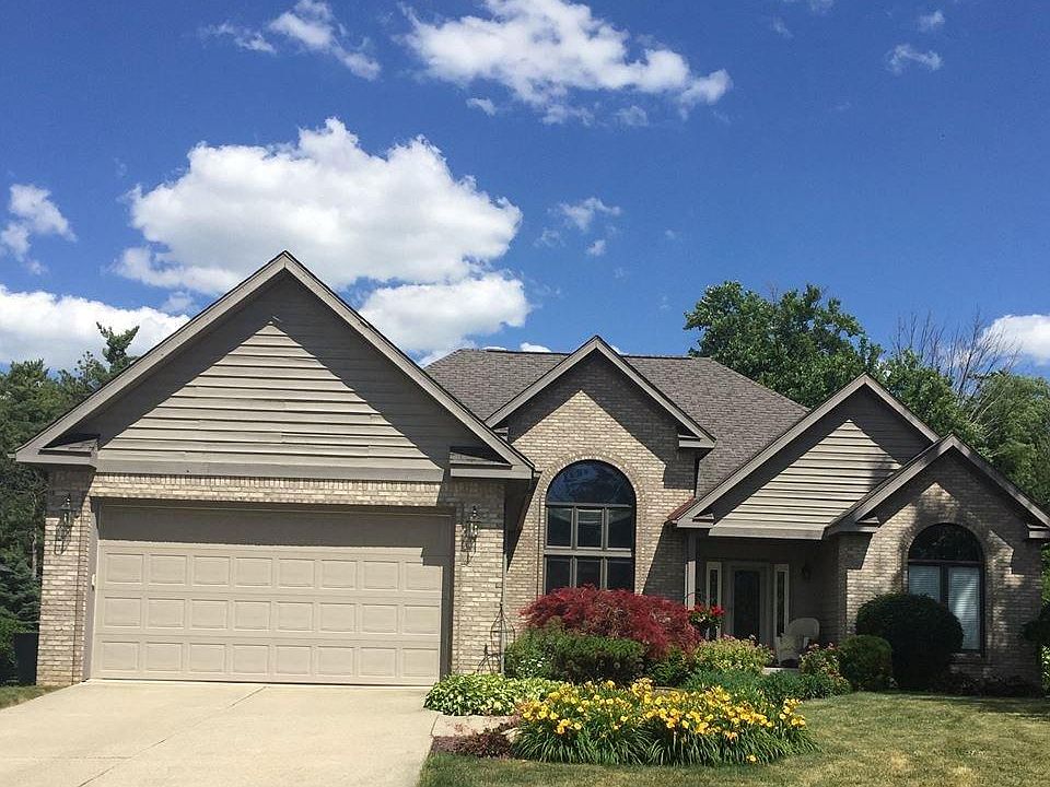 1st image of 443 River Woods Dr