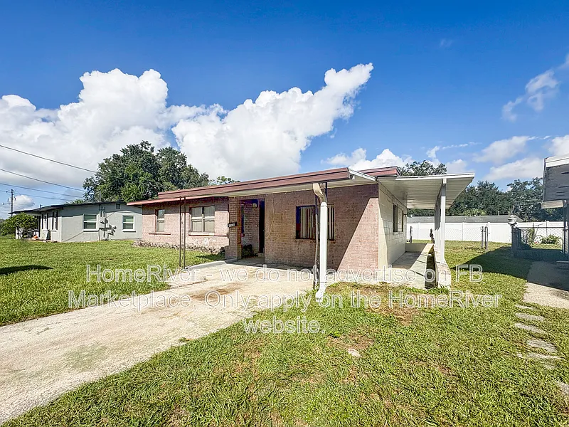 3 bed, 1.0 bath, 1103 sqft, $1,395 — Photo 2