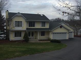 359 Southfork Dr, Plainwell, MI 49080