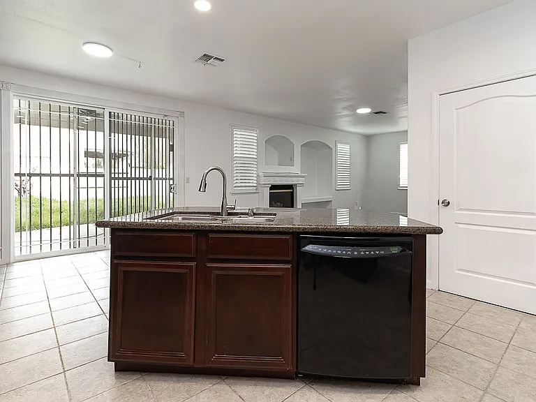 707 Ashlynn Way — Photo 10