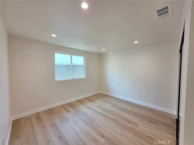 17103 Kingsbury 1/2 — Photo 8