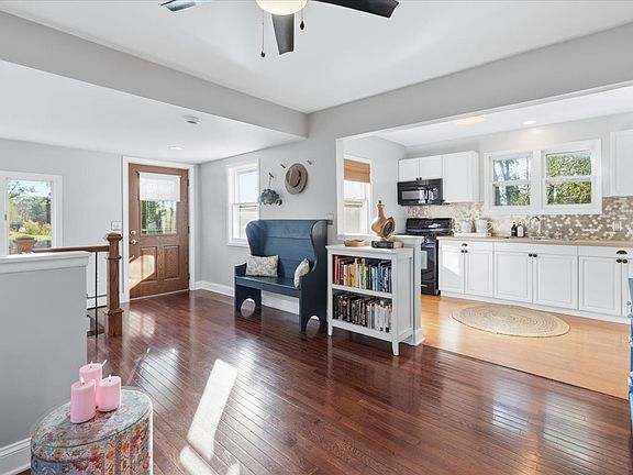 4th image of 2413 Alton Rd