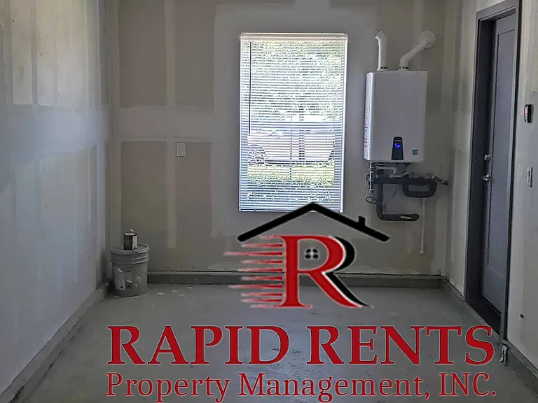 400 Tailoff Ln #1 — Photo 11