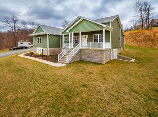 103 Landing Dr, Morgantown, WV 26508