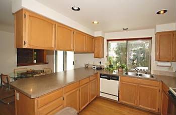 4th image of 2524 Sahalee Dr E