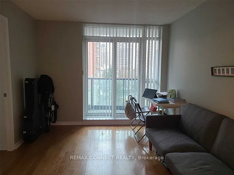 30 Harrison Garden Blvd #511 — Photo 4