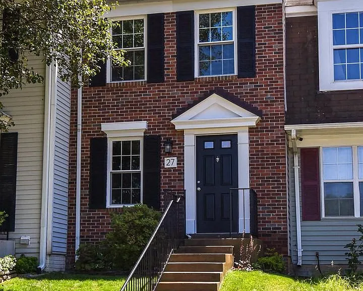 27 Marian Ct — Photo 2