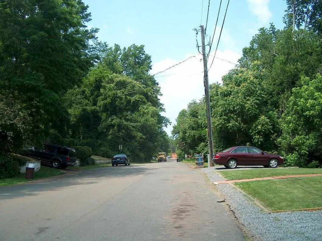 Building Photo - 219 Harper Dr