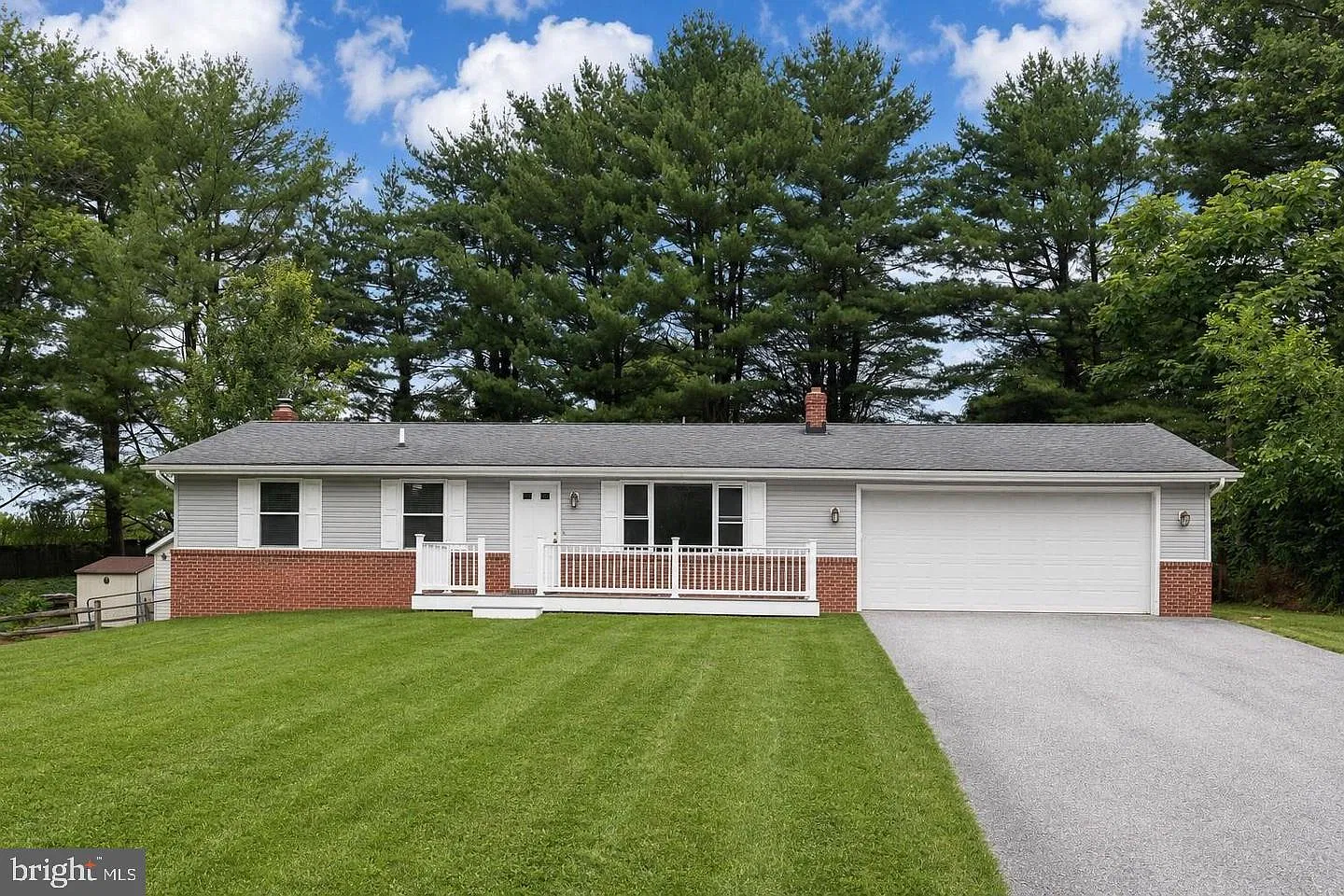 4 bed, 2.0 bath, 1892 sqft, $3,000 — Photo 1