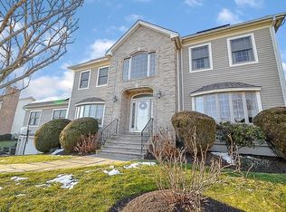 15 Constitution Rd, Stoneham, MA 02180