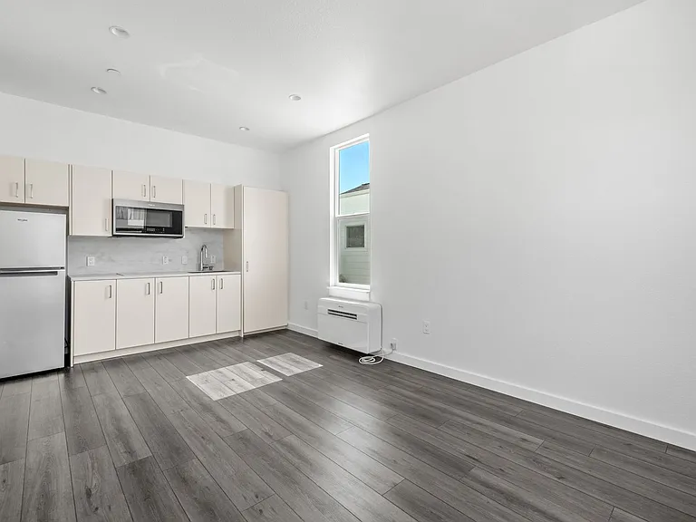 422-426.5 San Pascual Ave #&-6700-6712 — Photo 5