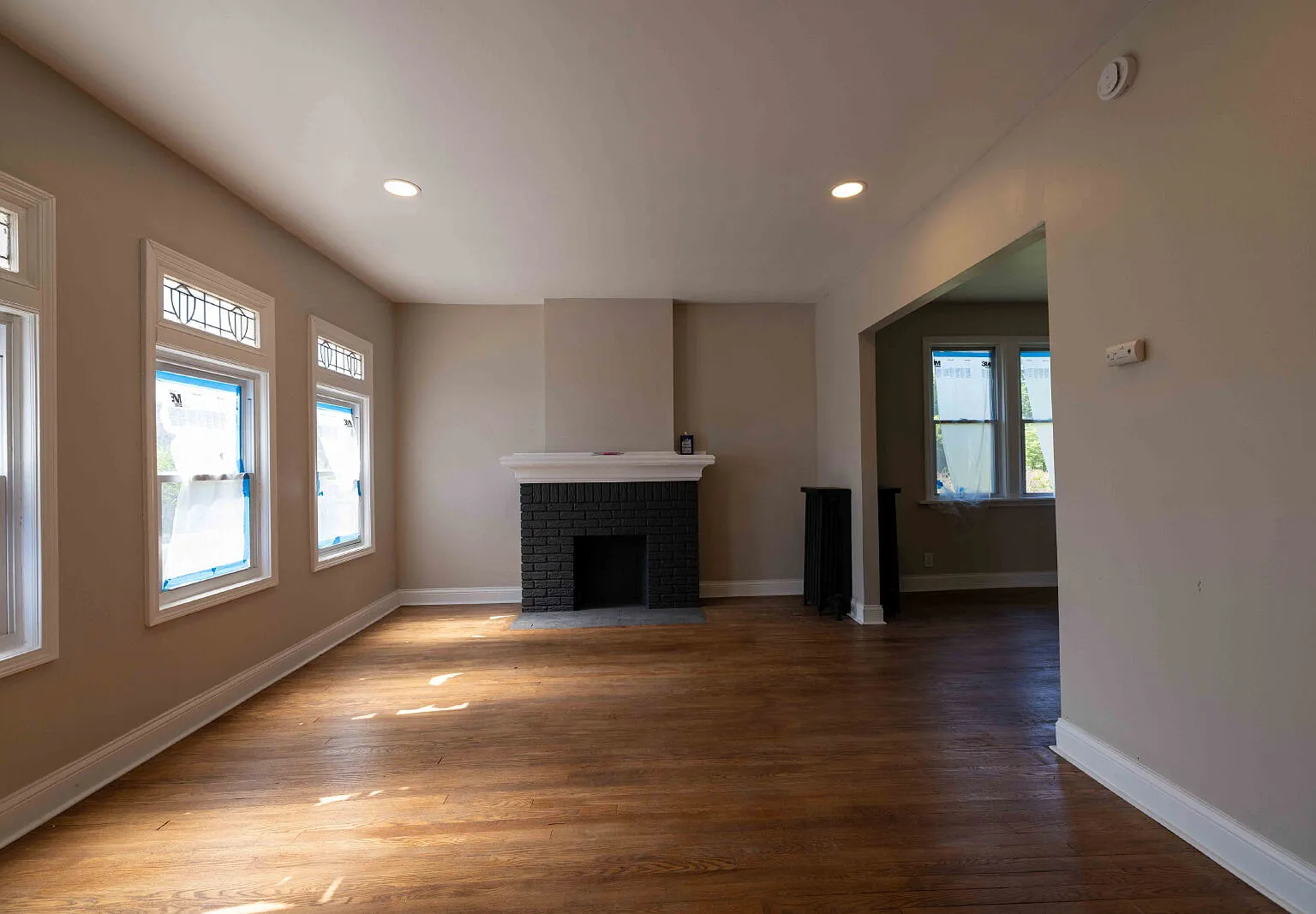3 bed, 1.0 bath, $1,200 — Photo 3