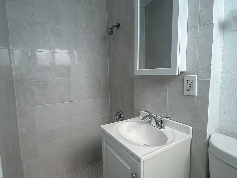 620 NW 7th Ave #39 — Photo 9