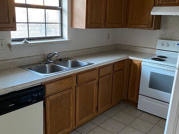 4th image of 8680 Holly St