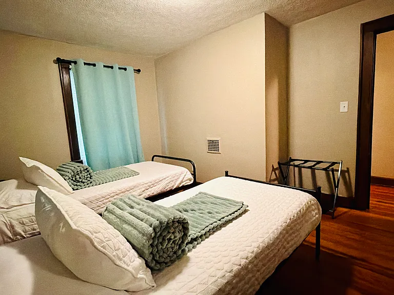 Back bedroom
