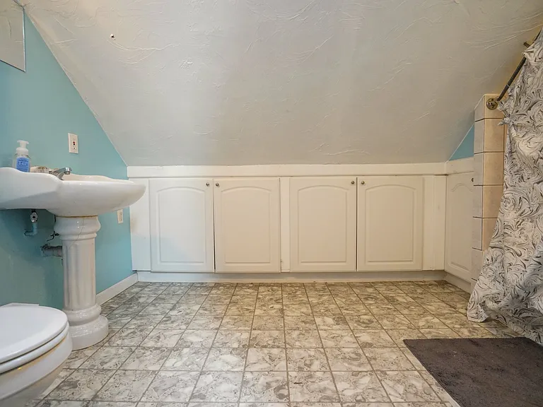 24 Oak Square Ave #2 — Photo 6