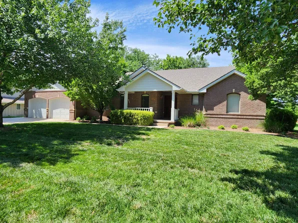 308 Campus Ct, Newton, KS 67117