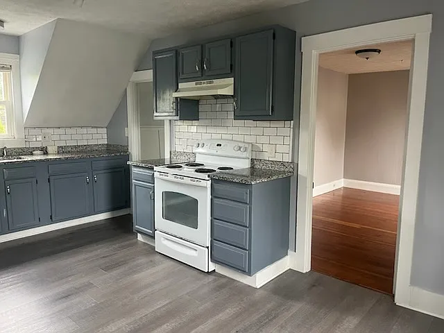 368 Alfred St — Photo 4