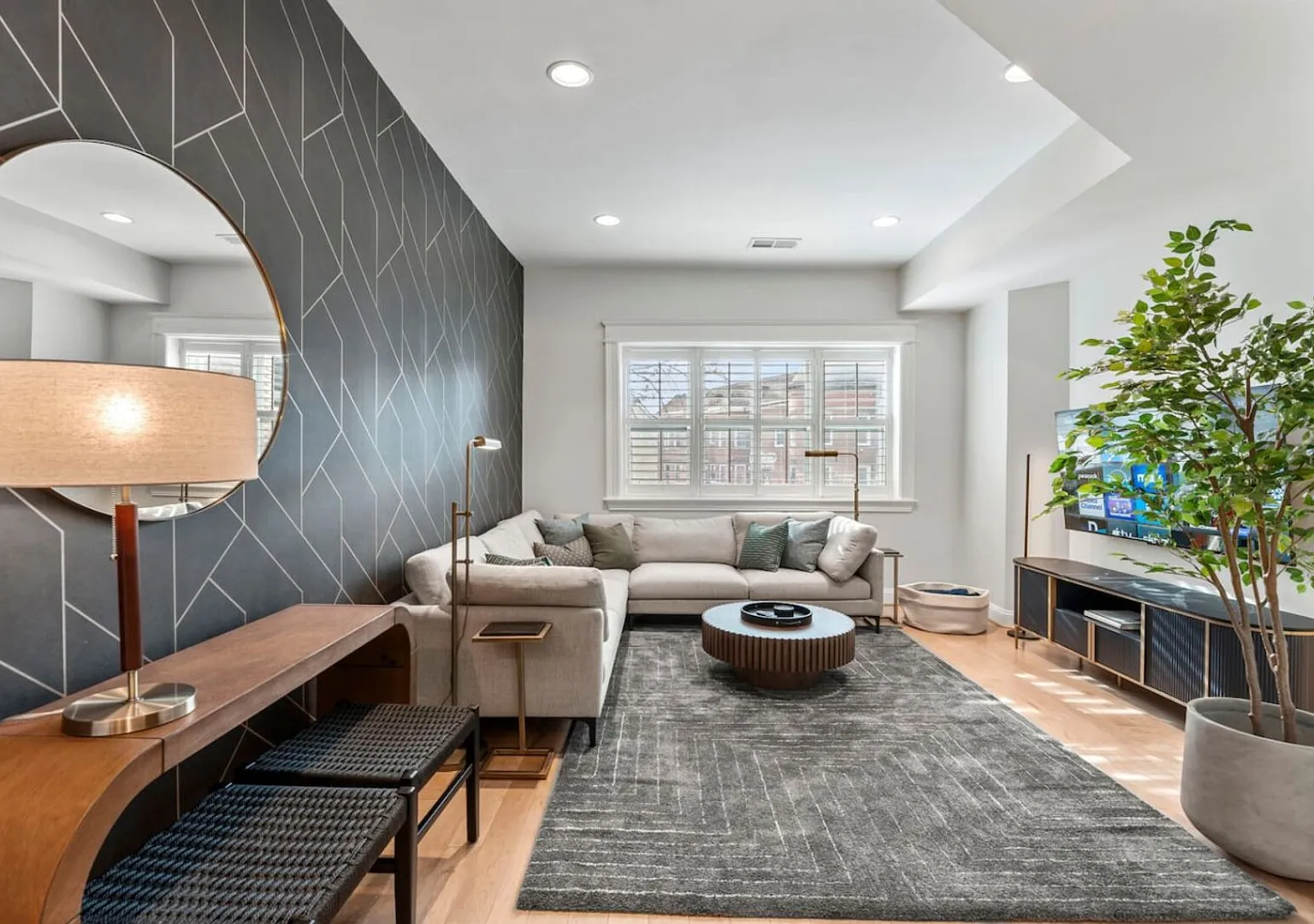 The Roosevelt | Modern 3BR Historic Bloomingdale — Photo 2