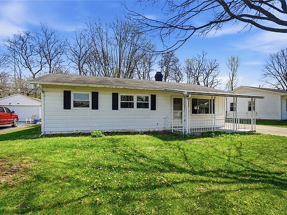 3rd image of 1176 Jeanette Dr
