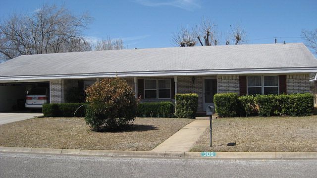 1st image of 308 Manor Dr