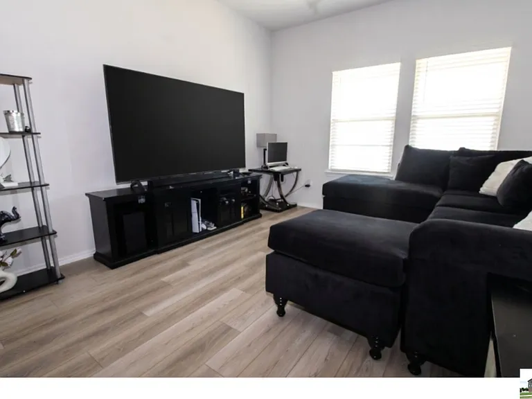 2478 Bee Creek Dr — Photo 13