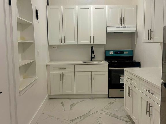 5th image of 4330 44th St APT 3E
