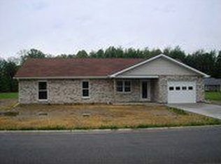 135 Wooded Ct, Hanover, IN 47243