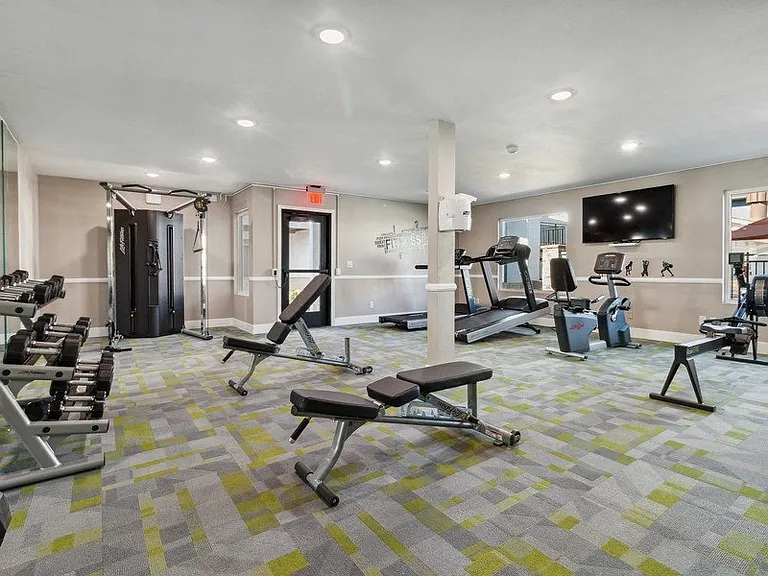 Parkway Club — Photo 17
