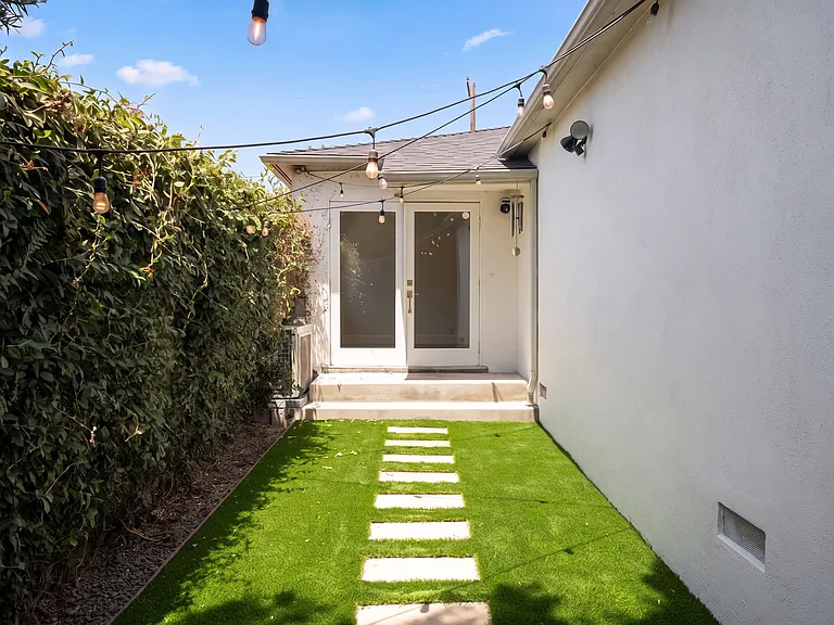 1133 Harrison Ave — Photo 12
