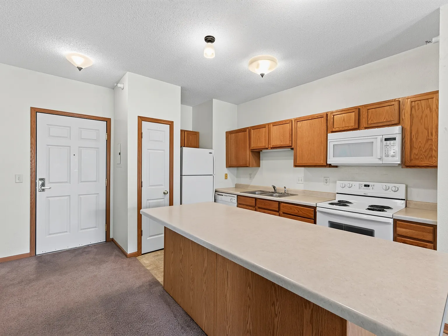 1776 Maryland Ave E — Photo 4