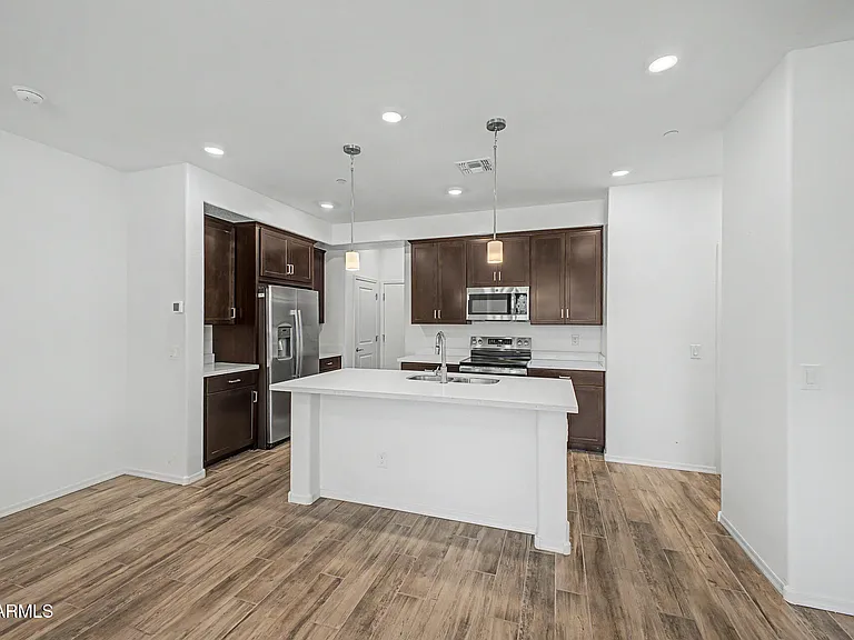 1917 E Hampton Ln #104 — Photo 9