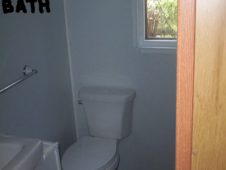 241 E Union St — Photo 7
