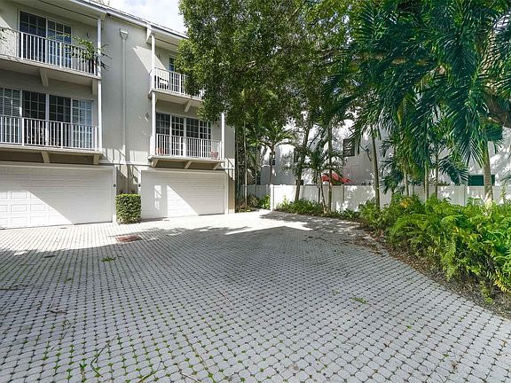 2nd image of 2685 NE 9th Avenue #9