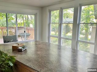 103 Oaktree Pl, Leonia, NJ 07605