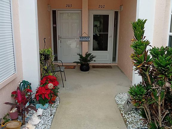 3rd image of 135 Escambia Ln APT 202